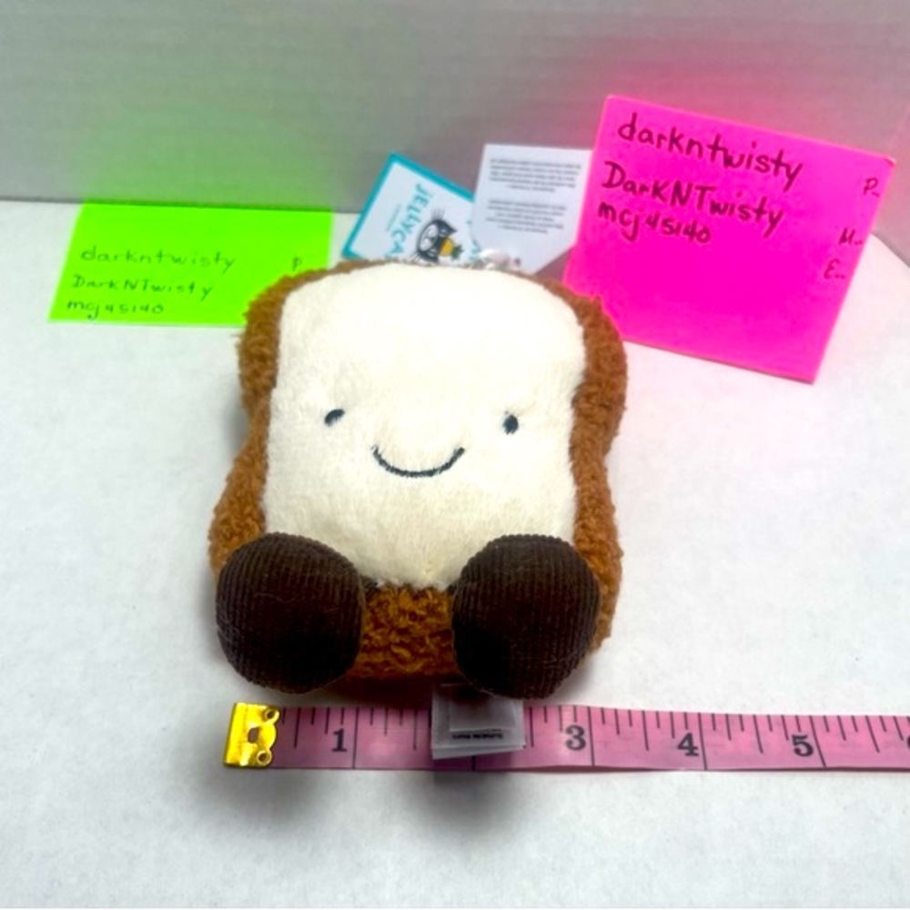VERY LAST ONE! BNWT JELLYCAT AMUSEABLE TOAST BAG CHARM KEY CHAIN - Picture 7 of 12